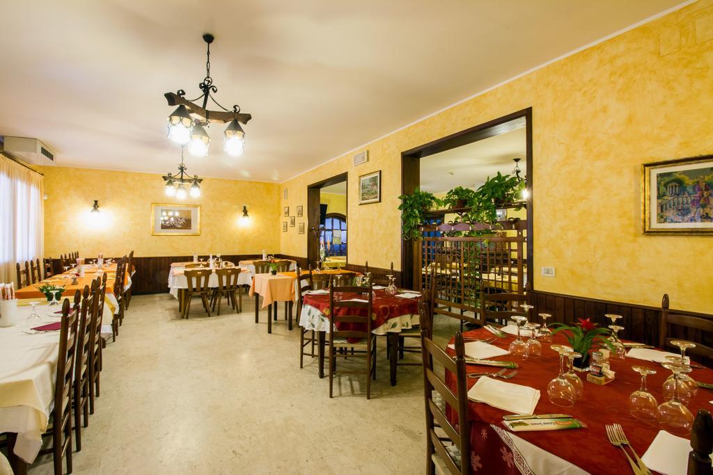 Albergo Ristorante Da Felice Loria Extérieur photo